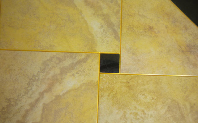 90%的业主选用金色真瓷胶做美缝,木纹砖适用吗 90%的业主选用金色真瓷胶做美缝,木纹砖适用吗