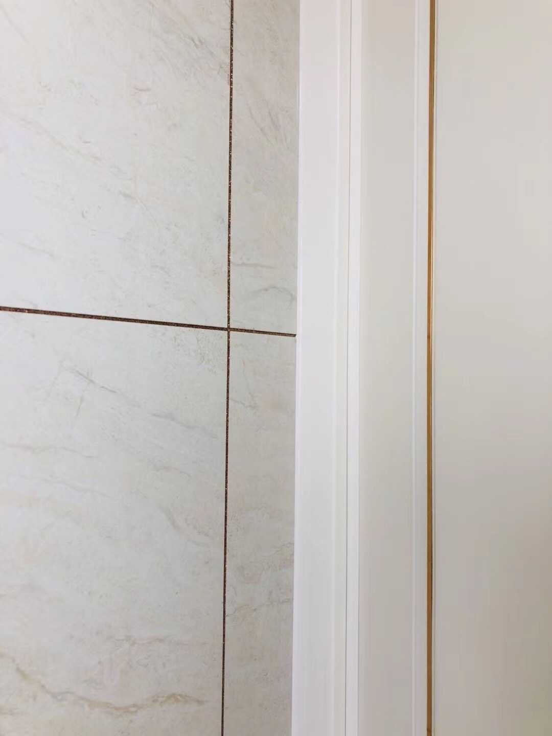 玻璃胶和美容胶,哪种更好?