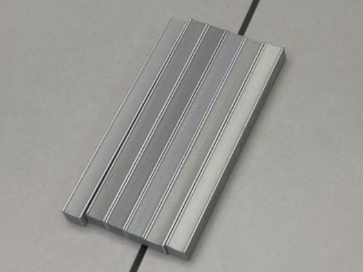 瓷砖美缝做同色系还是做定制调色?